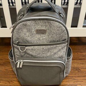 Itzy Ritzy Boss Plus Diaper Backpack - Grayson - Excellent Condition